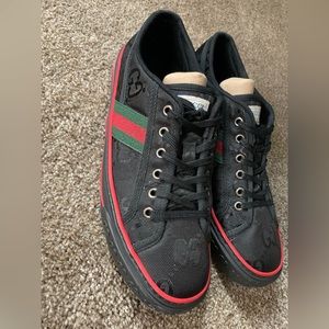 Men’s Gucci shoes, tennis 1977 “off the grid”. Worn only once paid full price